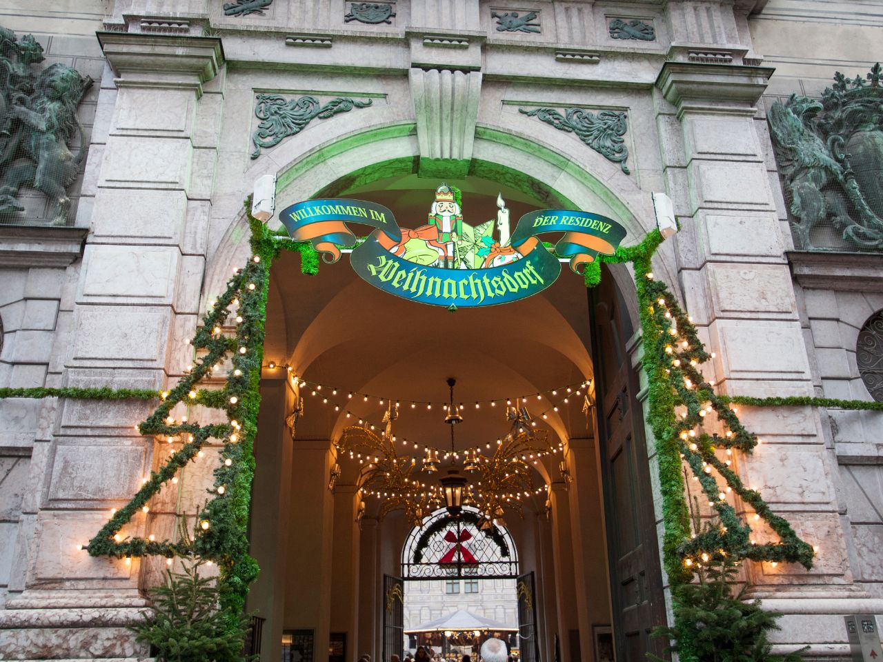 Weihnachtsdorf in der Residenz in München